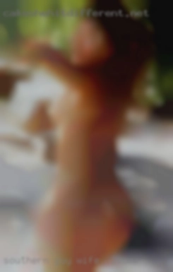 Southern guy wife in 3some Here new to Arizona.